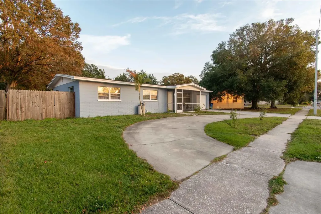 2635 58th Street N St Petersburg FL 33710