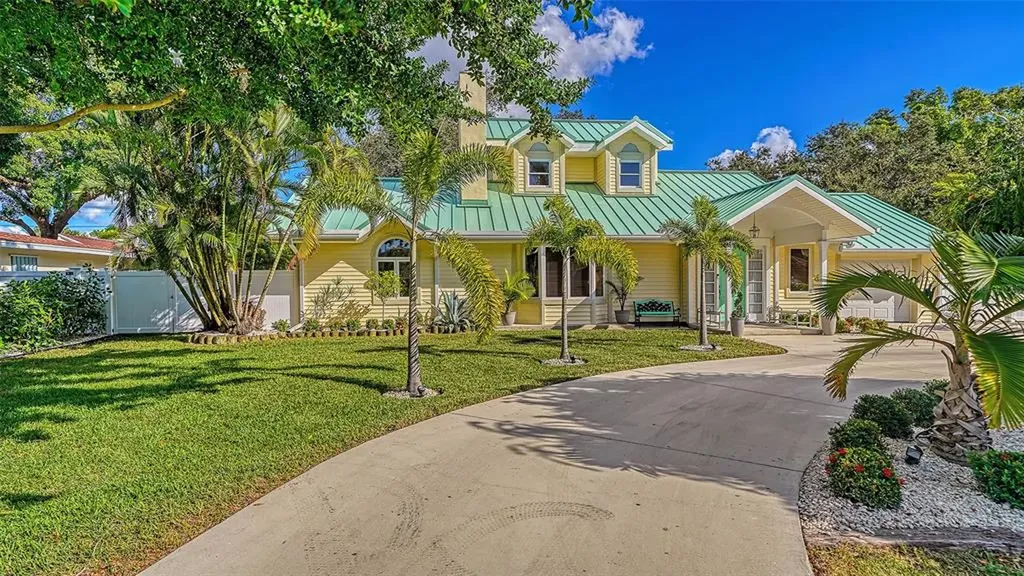 6319 Hollywood Boulevard Sarasota FL 34231