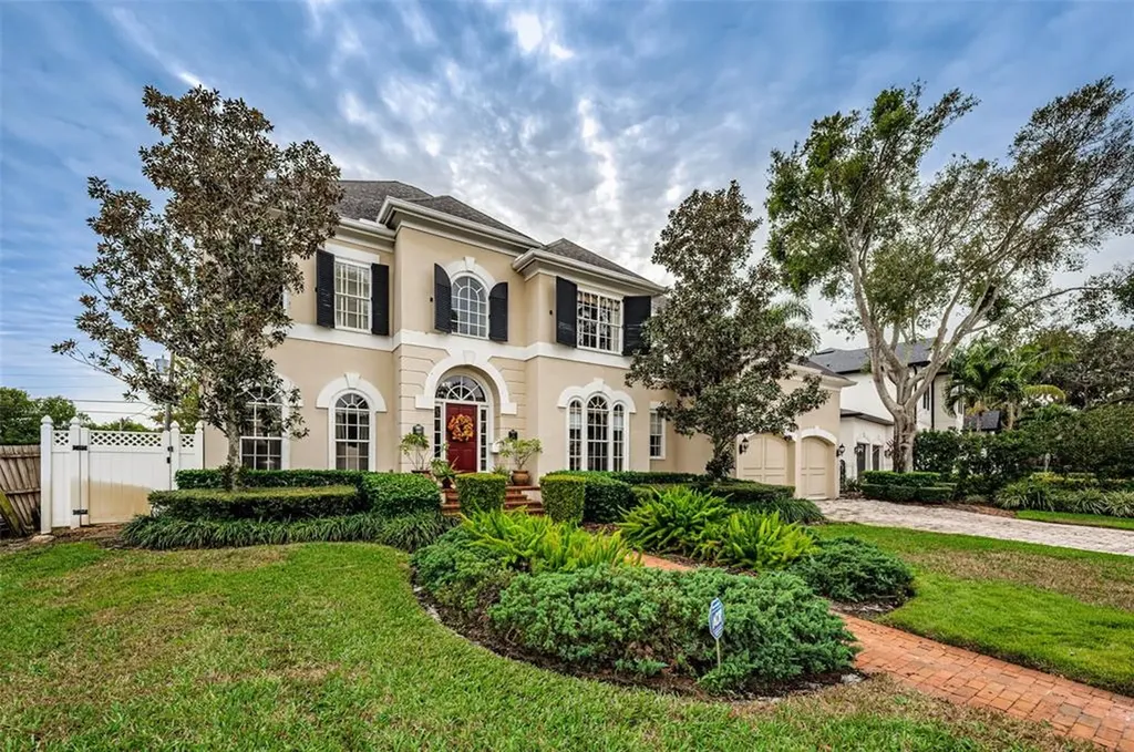 364 Belleair Drive NE St Petersburg FL 33704