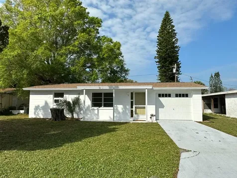 1701 Aqua Lane Holiday FL 34691