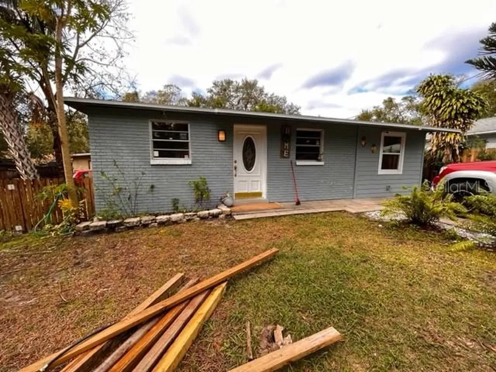8612 N 11th Street Tampa FL 33604