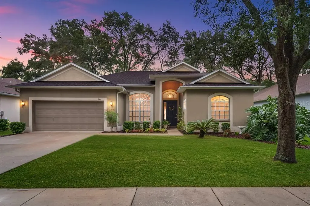 228 Taylor Bay Lane Brandon FL 33510
