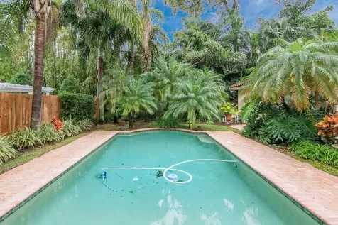 4004 W De Leon Street Tampa FL 33609