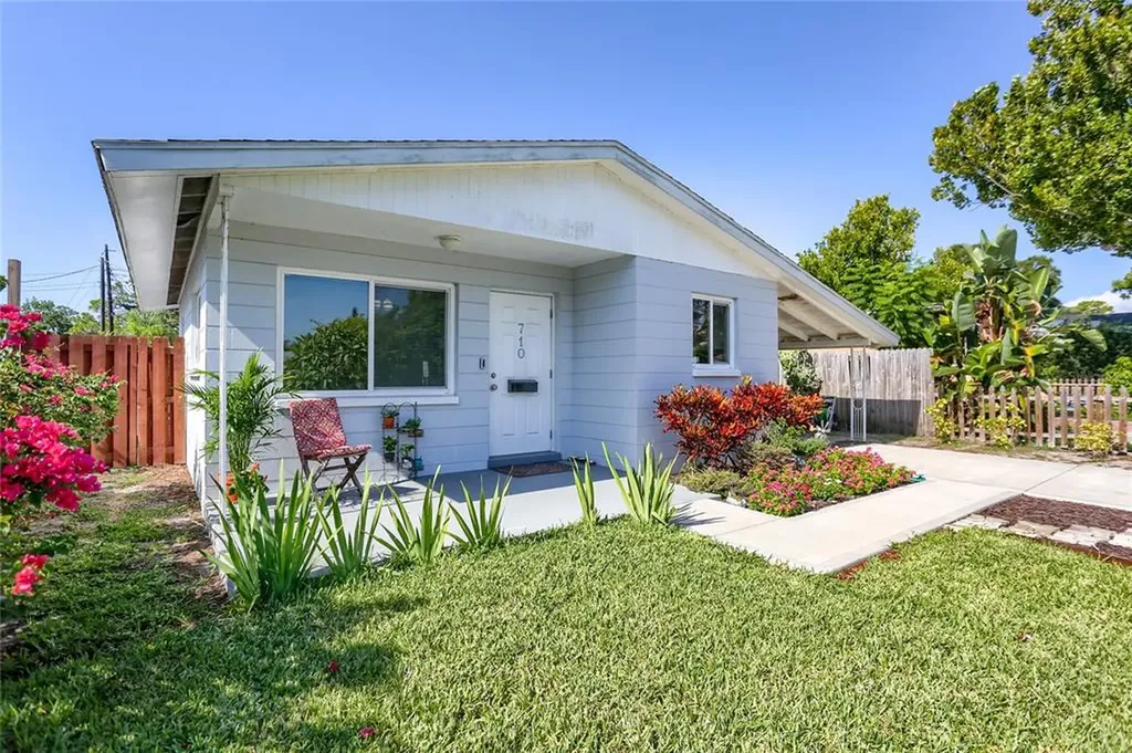 710 50th Avenue N St Petersburg FL 33703