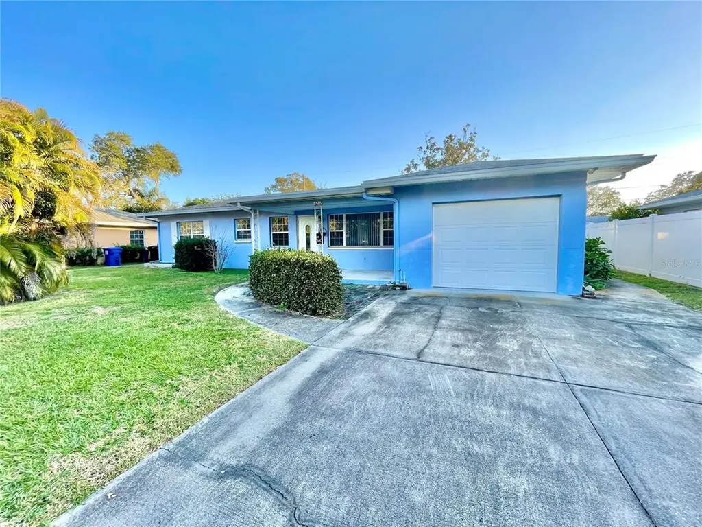 4212 Yardley Avenue N St Petersburg FL 33713