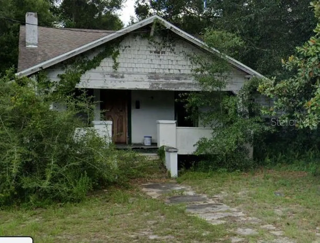313 S Delaware Avenue Deland FL 32720
