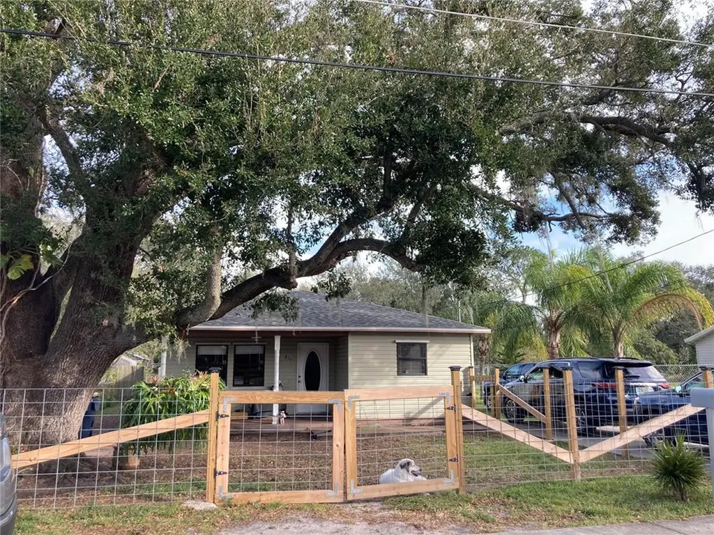 611 Ash Street Auburndale FL 33823