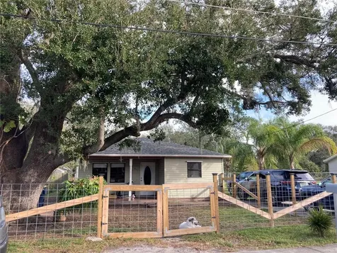 611 Ash Street Auburndale FL 33823