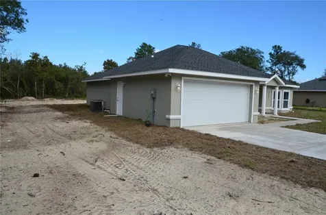 13 Sequoia Loop Trace Ocklawaha FL 32179