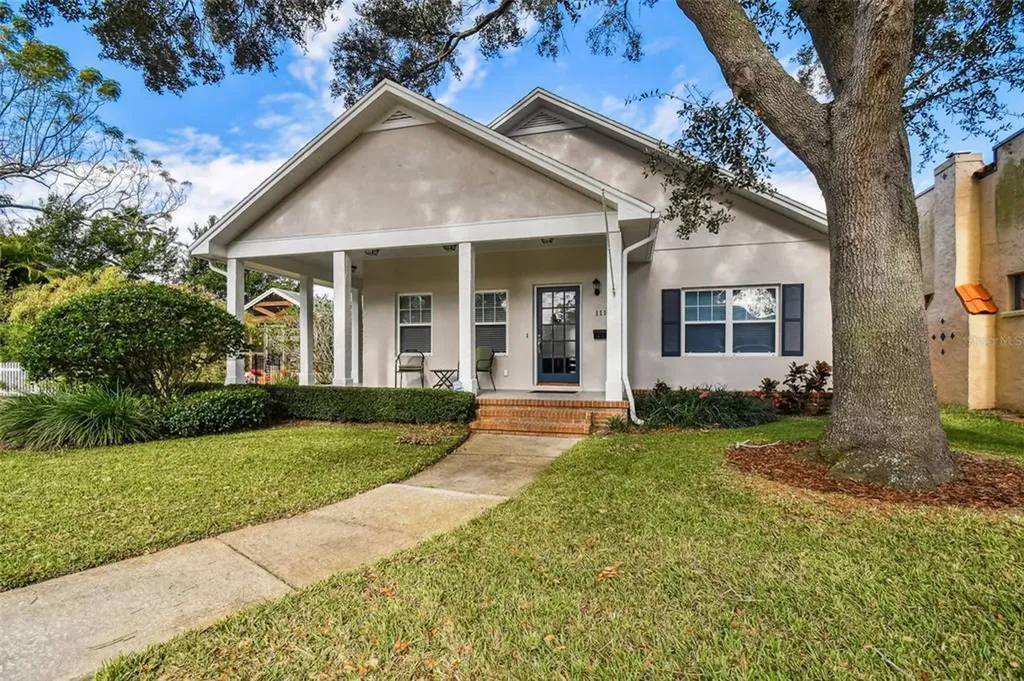 1119 25th Avenue N St Petersburg FL 33704