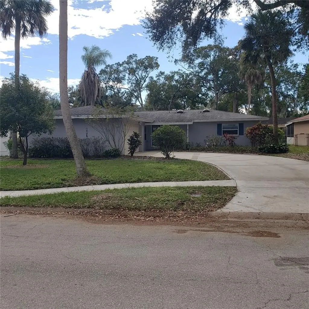 8018 Fountain Avenue Tampa FL 33615