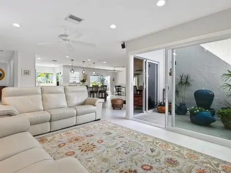 3751 Glen Oaks Manor Drive Sarasota FL 34232