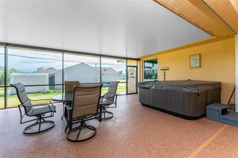 9219 Belgrade Terrace Englewood FL 34224