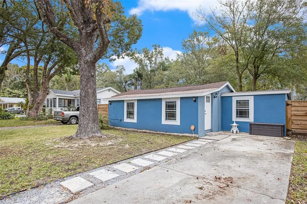 8417 N Jones Avenue Tampa FL 33604
