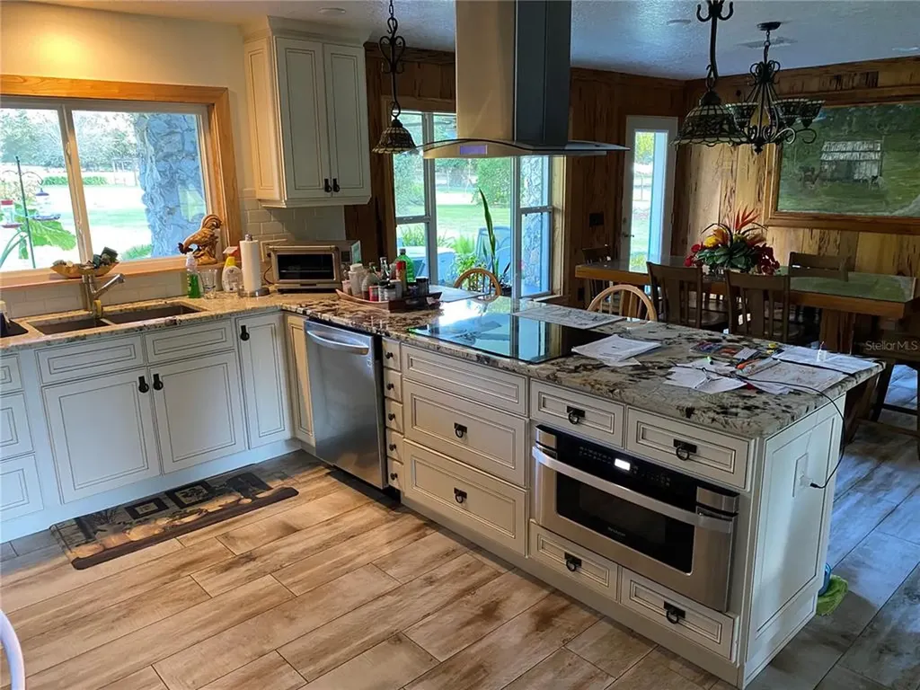 10312 County Road 209 Oxford FL 34484