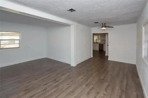 2007 E Seward Street Tampa FL 33604
