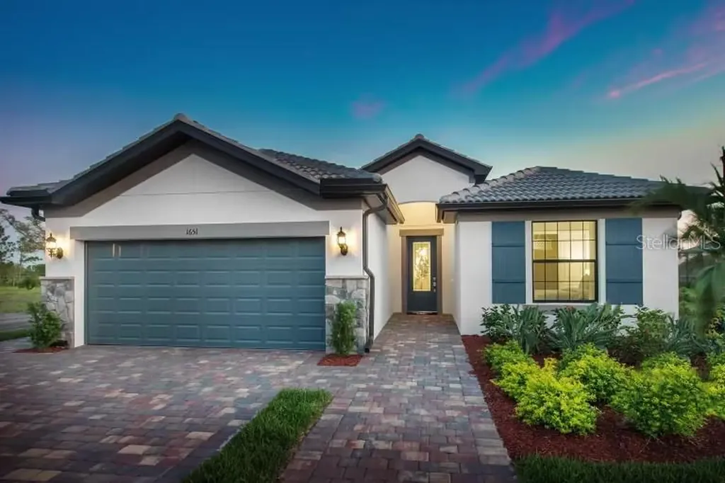 8037 Grande Shores Drive Sarasota FL 34240