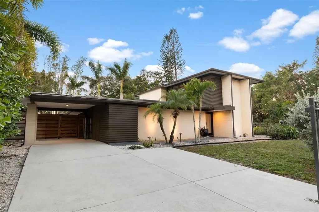 3026 Mayflower Street Sarasota FL 34231