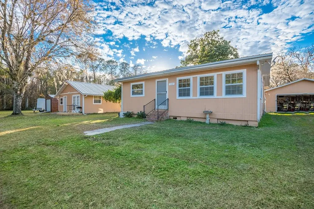 9929 Factory Avenue Hampton FL 32044