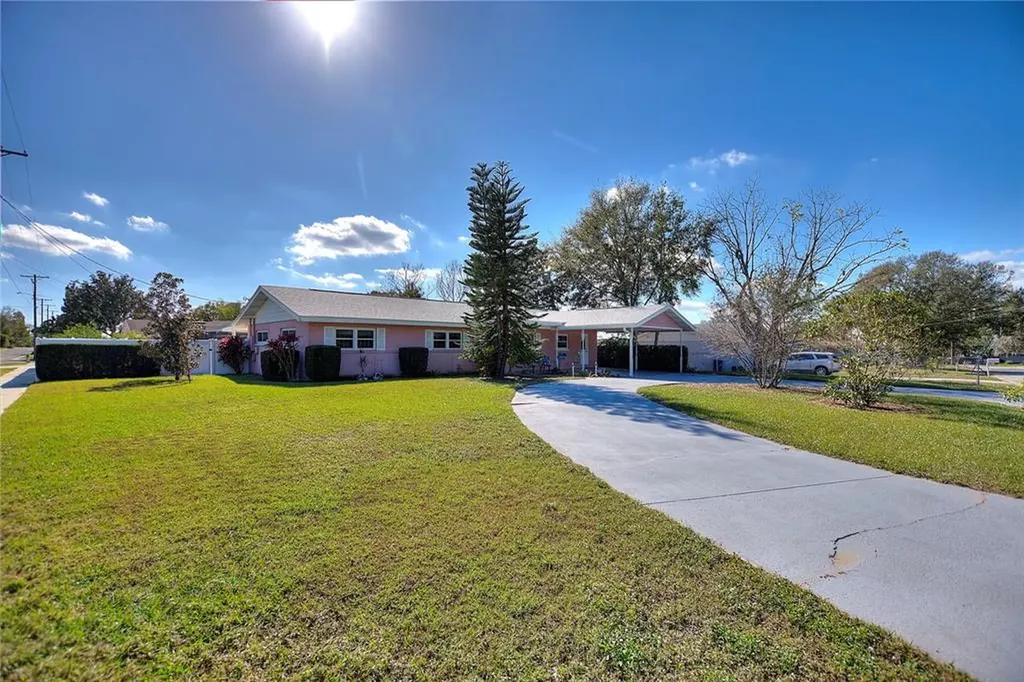 1498 Avenue G NE Winter Haven FL 33881