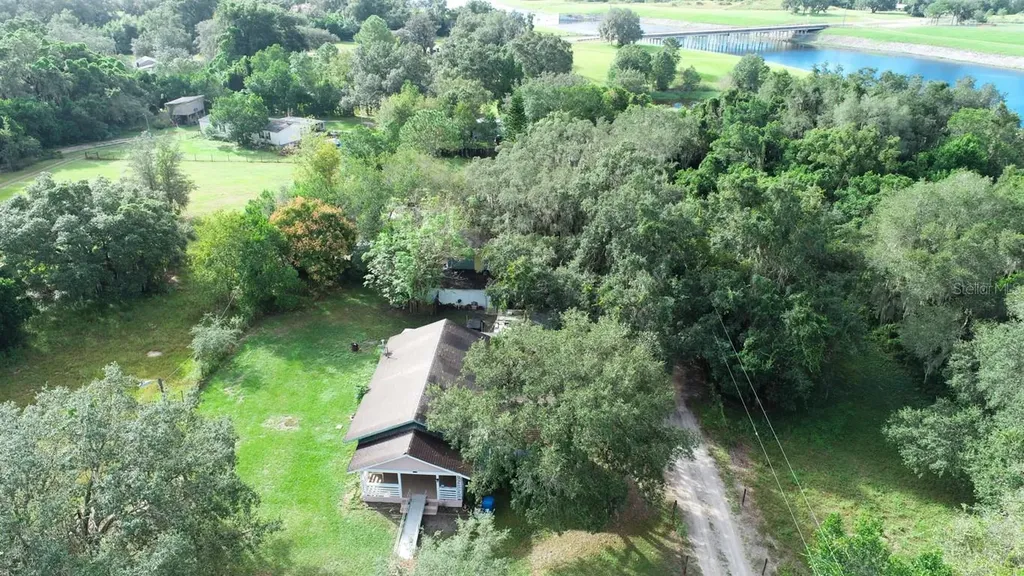 9358 Harney Road Thonotosassa FL 33592