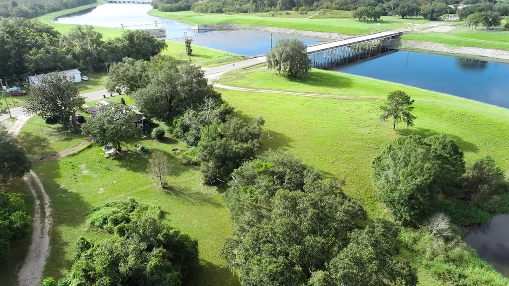 9358 Harney Road Thonotosassa FL 33592