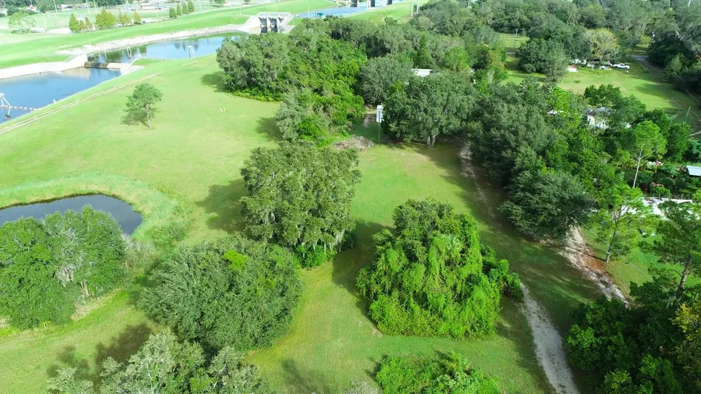 9358 Harney Road Thonotosassa FL 33592