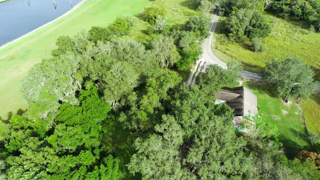 9358 Harney Road Thonotosassa FL 33592