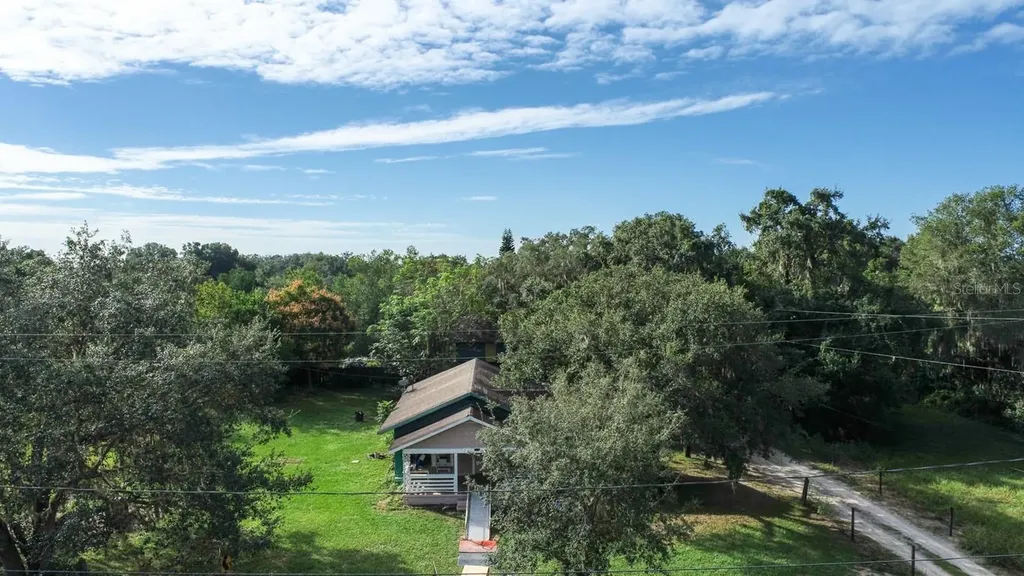 9358 Harney Road Thonotosassa FL 33592