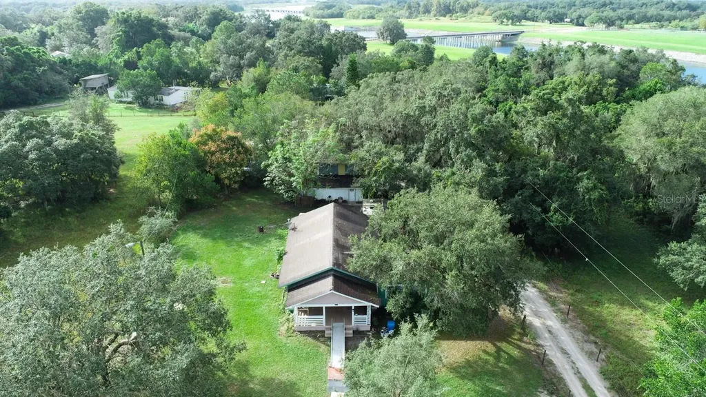 9358 Harney Road Thonotosassa FL 33592