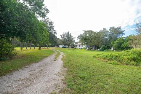 9358 Harney Road Thonotosassa FL 33592