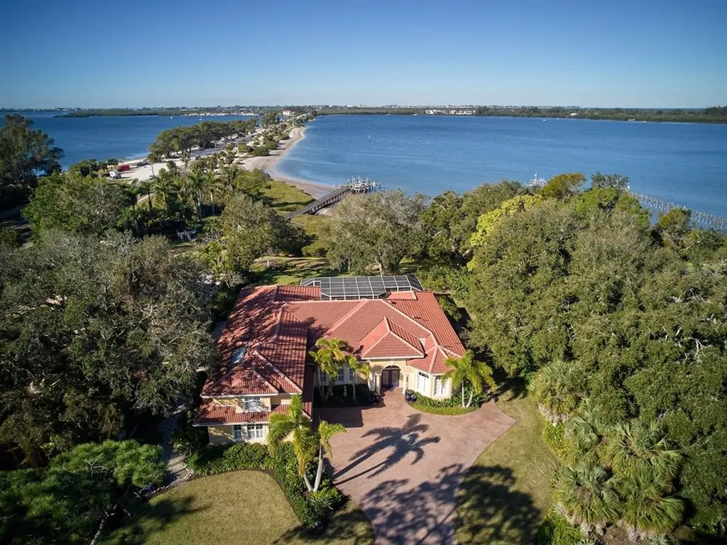 410 81st Street W Bradenton FL 34209