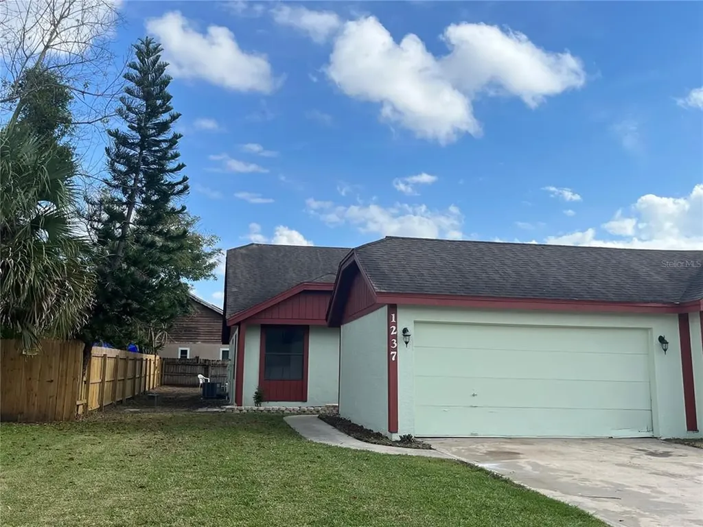 1237 Easton Street Orlando FL 32825