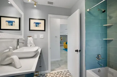 4149 38th Street S St Petersburg FL 33711
