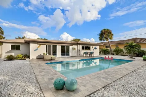 4149 38th Street S St Petersburg FL 33711