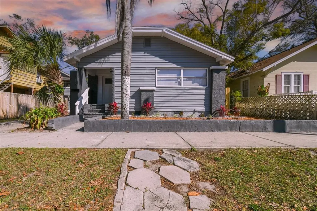 916 12th Street S St Petersburg FL 33705