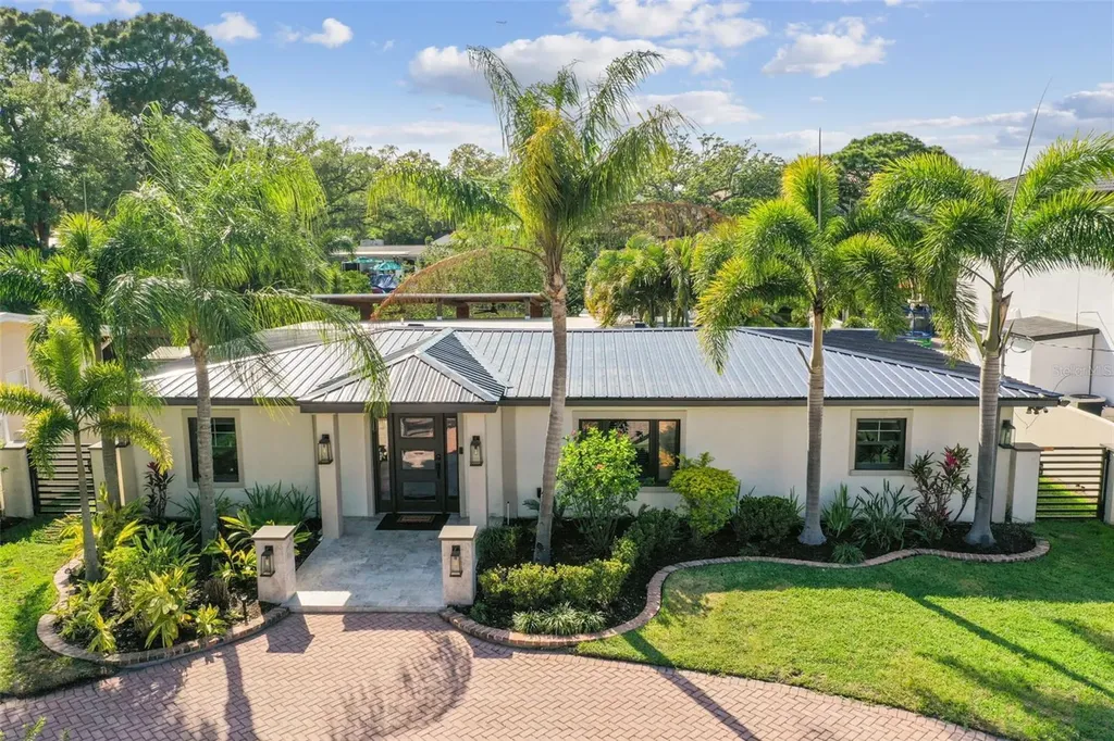 2115 S West Shore Boulevard Tampa FL 33629