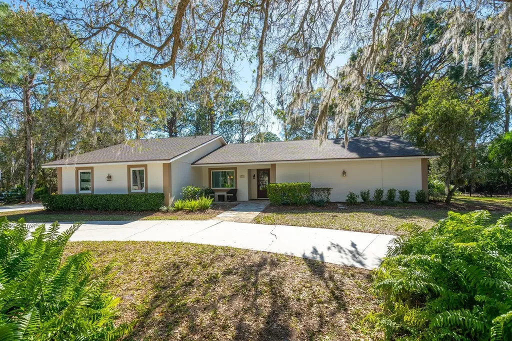 4910 Hidden Oaks Trail Sarasota FL 34232