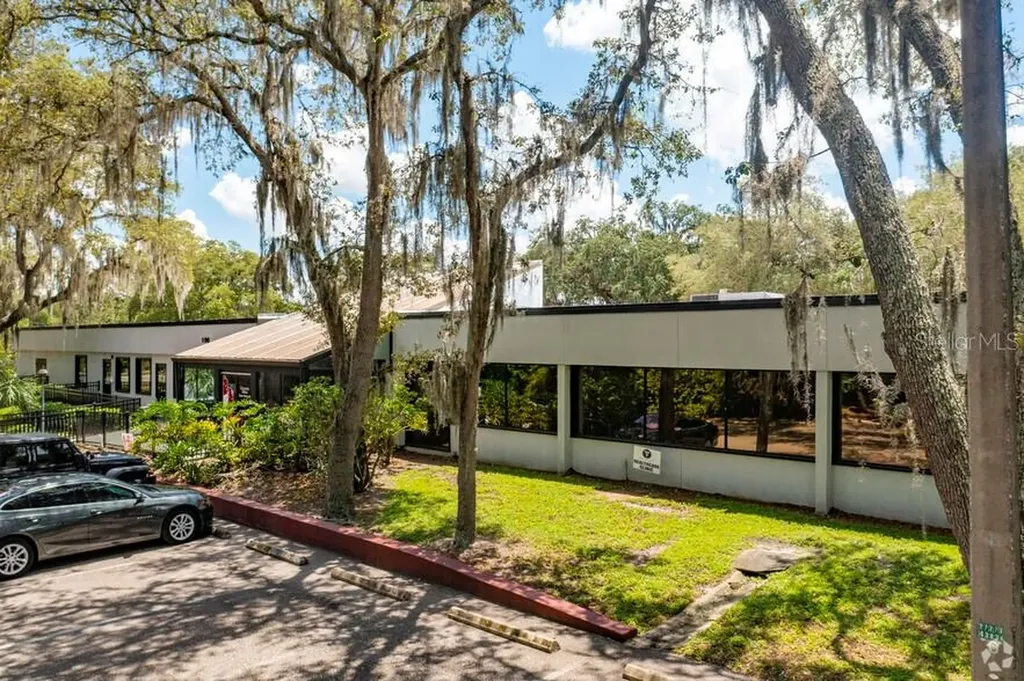7402 N 56th Street Street Tampa FL 33617