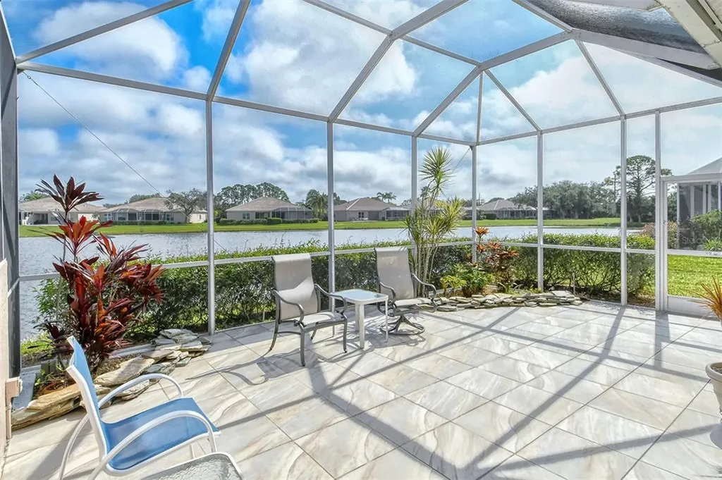 9542 Forest Hills Circle Sarasota FL 34238