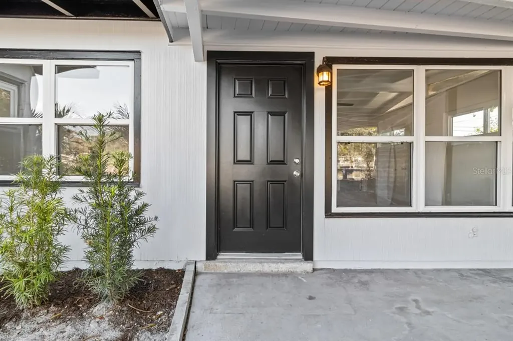 764 62nd Place S St Petersburg FL 33705