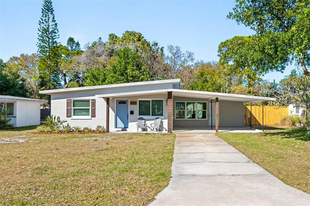 611 61st Avenue S St Petersburg FL 33705