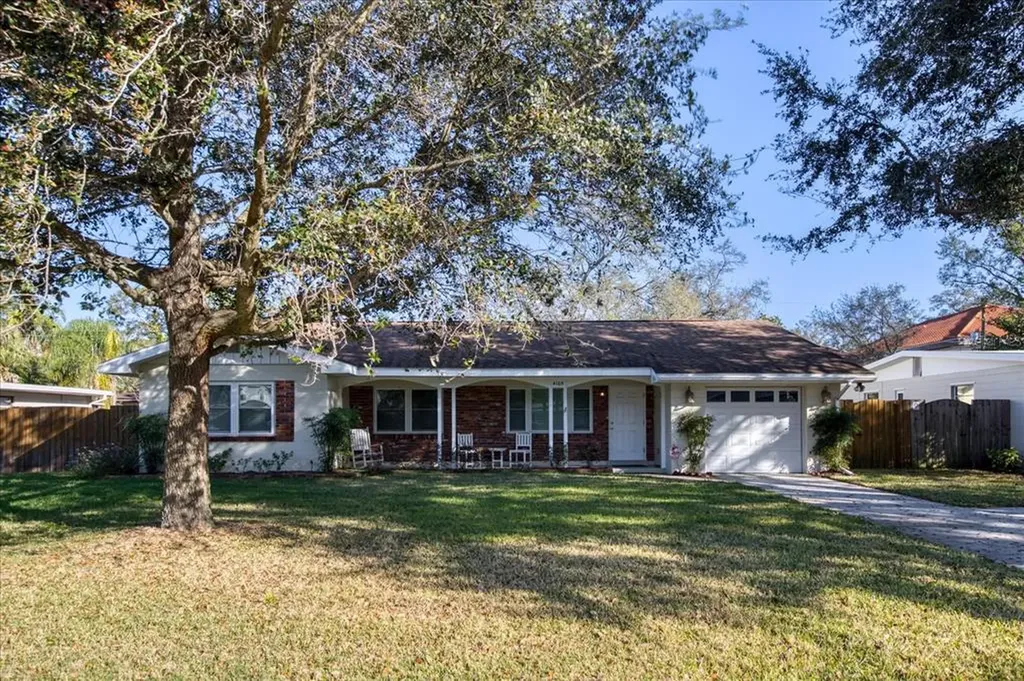 4105 W Mckay Avenue Tampa FL 33609