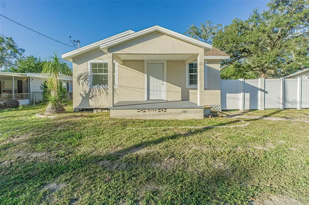 2517 W Crest Avenue Tampa FL 33614