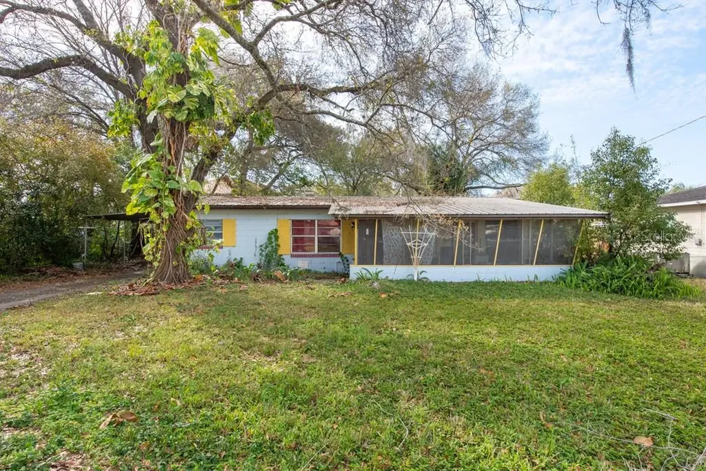 2302 Carroll Place Tampa FL 33612