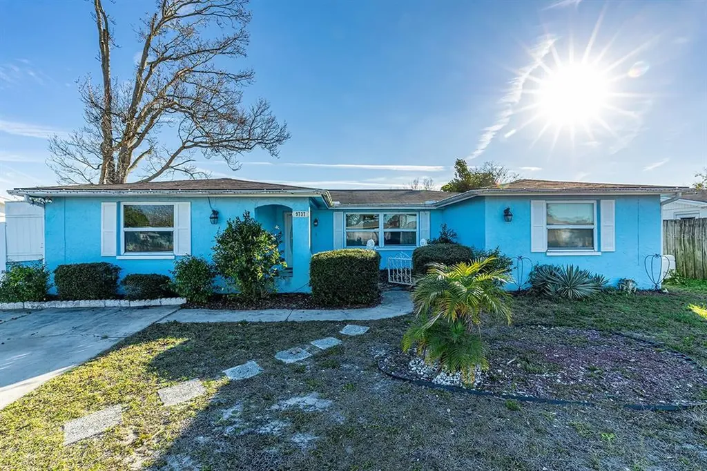 9737 Lake Chrise Lane Port Richey FL 34668