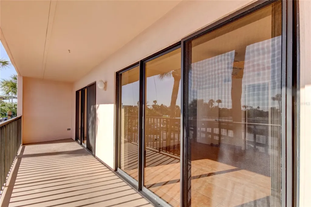 51 Island Way Clearwater Beach FL 33767