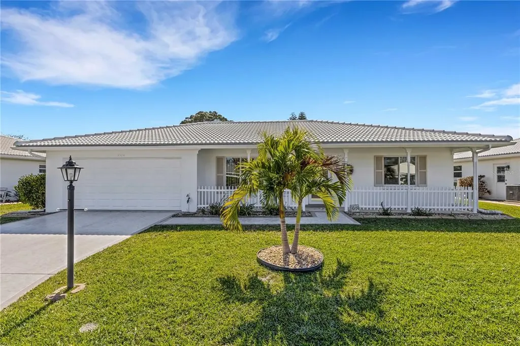 4504 Lakewood Avenue Bradenton FL 34208