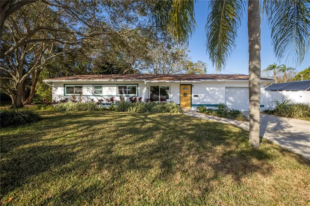 6876 17th Street N St Petersburg FL 33702