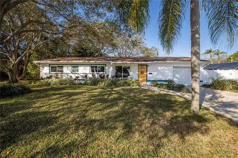 6876 17th Street N St Petersburg FL 33702